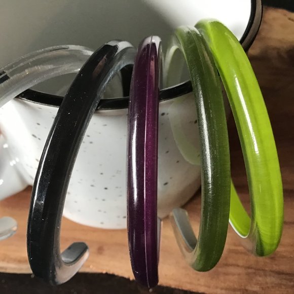 Glassy Ice Skinny Bracelet - Picture 3 of 3